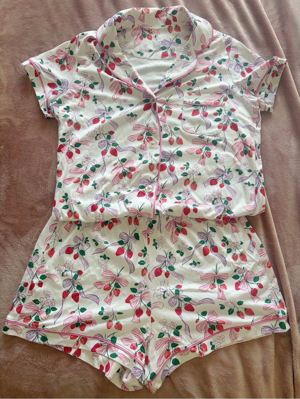 Roller Rabbit Strawberry Bows Pajamas (S)
